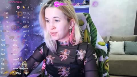 Snapshot of sweeet_bee chatting on 12.08.24 Melisa online show from 12.08.24