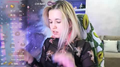 Snapshot of sweeet_bee chatting on 12.08.24 Melisa online show from 12.08.24