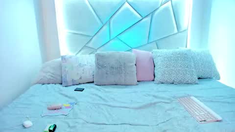 Nikki model independent online show from 03.22.26