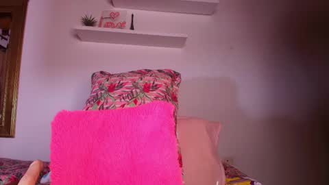 Snapshot of sweegirl_ chatting on 09.11.25 Debora  online show from 09.11.25