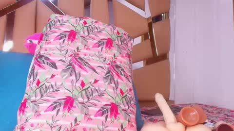 Snapshot of sweegirl_ chatting on 09.14.25 Debora  online show from 09.14.25