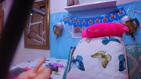 Snapshot of sweegirl_ chatting on 09.25.25 Debora  online show from 09.25.25