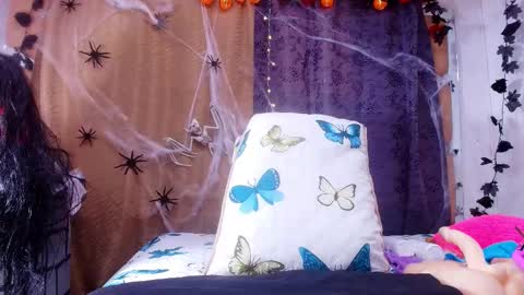 Snapshot of sweegirl_ chatting on 10.15.25 Debora  online show from 10.15.25