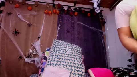 Snapshot of sweegirl_ chatting on 10.24.25 Debora  online show from 10.24.25