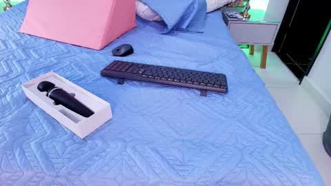 Debora  online show from 11.13.25