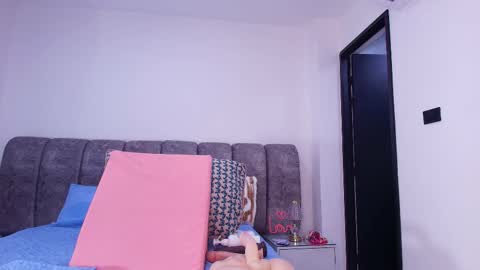 Debora  online show from 11.15.25