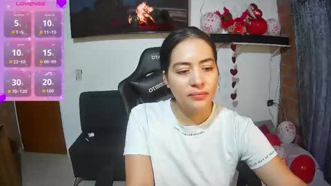 Snapshot of sweet10salome chatting on 09.22.25 sweet10salome online show from 09.22.25