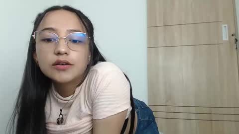 Laura online show from 12.12.24