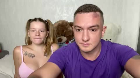 Snapshot of sweet__bunnies chatting on 10.02.25 Mia and Robert online show from 10.02.25