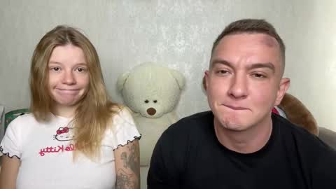 Snapshot of sweet__bunnies chatting on 10.03.25 Mia and Robert online show from 10.03.25