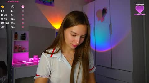 Snapshot of sweet__kitty__11 chatting on 09.14.25 kitty online show from 09.14.25