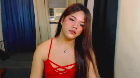 Snapshot of sweet_ahrii chatting on 02.14.25 CLEO online show from 02.14.25