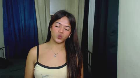 Snapshot of sweet_ahrii chatting on 02.16.25 CLEO online show from 02.16.25