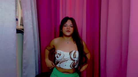 Snapshot of sweet_ahrii chatting on 02.21.25 CLEO online show from 02.21.25