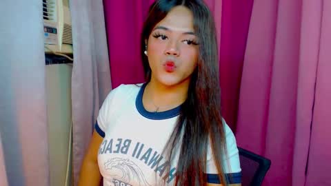 Snapshot of sweet_ahrii chatting on 02.22.25 CLEO online show from 02.22.25