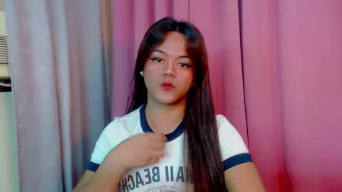 Snapshot of sweet_ahrii chatting on 02.25.25 CLEO online show from 02.25.25