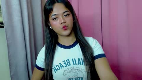 Snapshot of sweet_ahrii chatting on 02.25.25 CLEO online show from 02.25.25