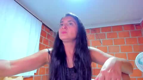 Snapshot of sweet_and_hot_alaia chatting on 09.28.25 sweet and hot alaia online show from 09.28.25