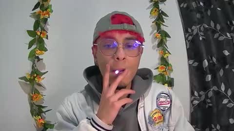 sweet_boy2224 online show from 12.01.25