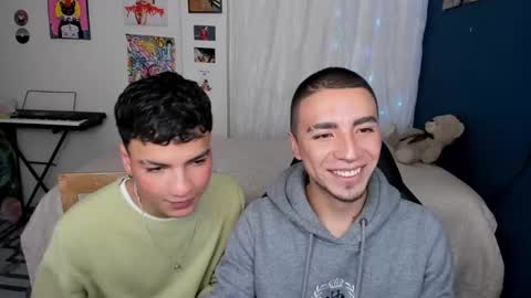 Snapshot of sweet_boys_xx chatting on 02.18.25 CristianBrayan PVT OPEN online show from 02.18.25