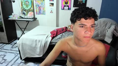 Snapshot of sweet_boys_xx chatting on 09.15.25 CristianBrayan PVT OPEN online show from 09.15.25