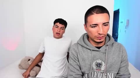 Snapshot of sweet_boys_xx chatting on 10.25.25 CristianBrayan PVT OPEN online show from 10.25.25