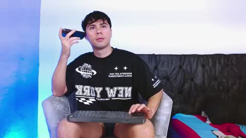 Snapshot of sweet_boysxss chatting on 02.26.26 Theo ithan leo online show from 02.26.26