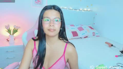 Snapshot of sweet_dania_ chatting on 09.14.25 sweet_dania_ online show from 09.14.25