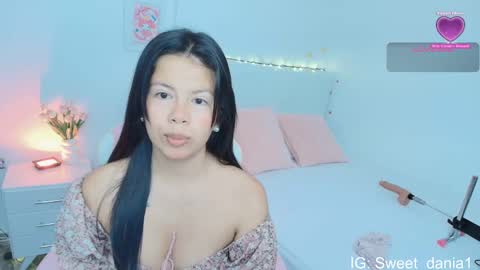 Snapshot of sweet_dania_ chatting on 09.15.25 sweet_dania_ online show from 09.15.25