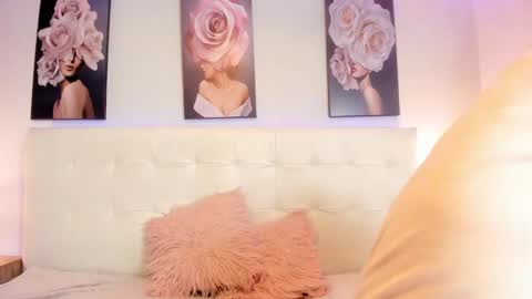 Snapshot of sweet_dreamses chatting on 02.05.25 Kendra online show from 02.05.25