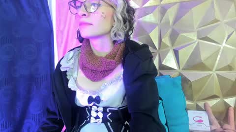  emmili  online show from 12.05.24