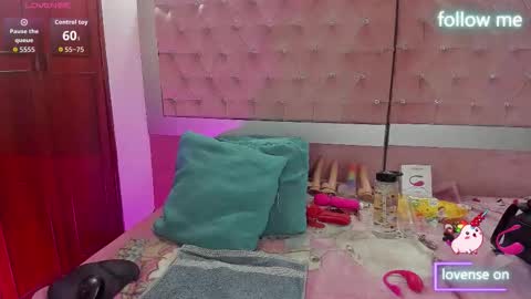  emmili  online show from 12.02.25