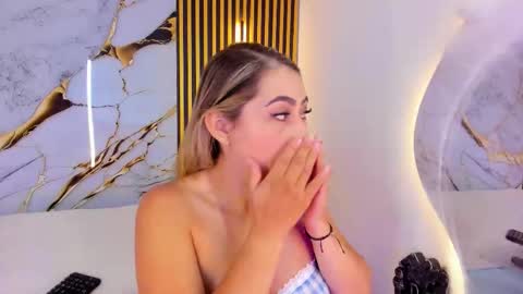 sweet_flame_ online show from 10.24.25