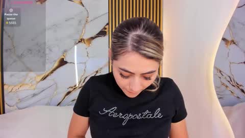 sweet_flame_ online show from 11.19.25