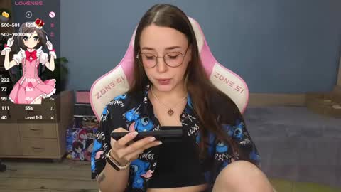 Snapshot of sweet_frosty chatting on 12.19.24 Alice online show from 12.19.24