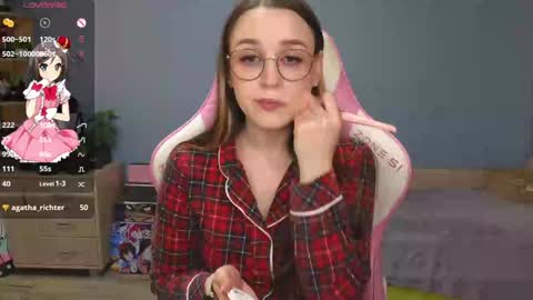 Snapshot of sweet_frosty chatting on 12.27.24 Alice online show from 12.27.24