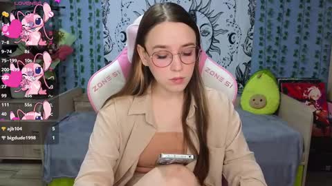 Snapshot of sweet_frosty chatting on 02.12.25 Alice online show from 02.12.25