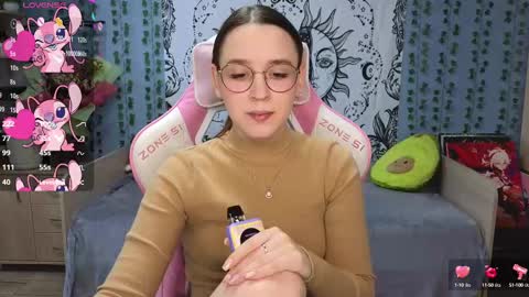 Snapshot of sweet_frosty chatting on 02.16.25 Alice online show from 02.16.25