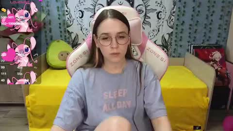 Snapshot of sweet_frosty chatting on 02.21.25 Alice online show from 02.21.25