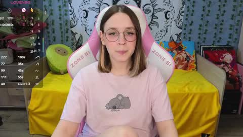 Snapshot of sweet_frosty chatting on 03.06.25 Alice online show from 03.06.25