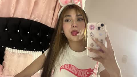 Snapshot of sweet_hannaah chatting on 06.25.26 Hannah online show from 06.25.26