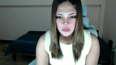 sophia daisy  online show from 02.23.25
