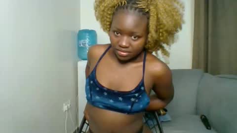 Snapshot of sweet_jenica chatting on 06.08.26 ESTHER NEEMA online show from 06.08.26