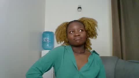 Snapshot of sweet_jenica chatting on 06.09.26 ESTHER NEEMA online show from 06.09.26
