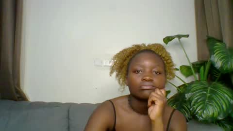 Snapshot of sweet_jenica chatting on 06.30.26 ESTHER NEEMA online show from 06.30.26
