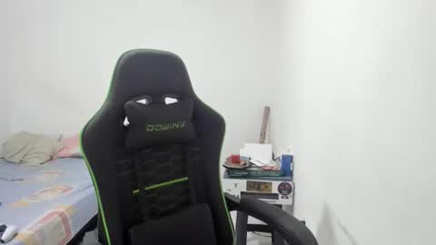 sweet_kitty_777 online show from 11.04.25