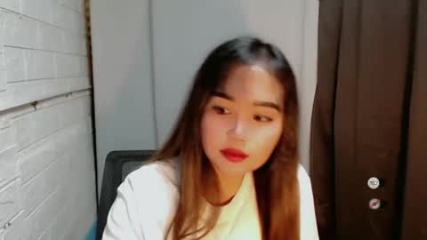 Snapshot of sweet_laika chatting on 12.15.24 LAIKA online show from 12.15.24