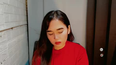 Snapshot of sweet_laika chatting on 12.16.24 LAIKA online show from 12.16.24