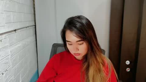 Snapshot of sweet_laika chatting on 12.16.24 LAIKA online show from 12.16.24