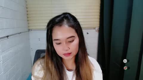 Snapshot of sweet_laika chatting on 01.02.25 LAIKA online show from 01.02.25